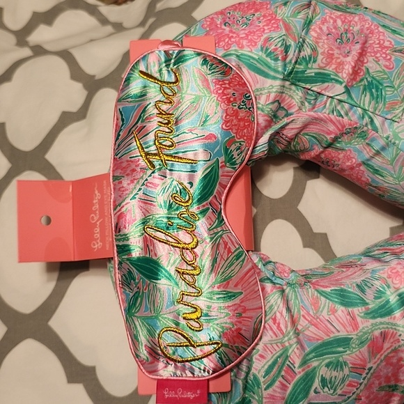 Lilly pulitzer sleep pillow and eye mask set - Picture 5 of 7